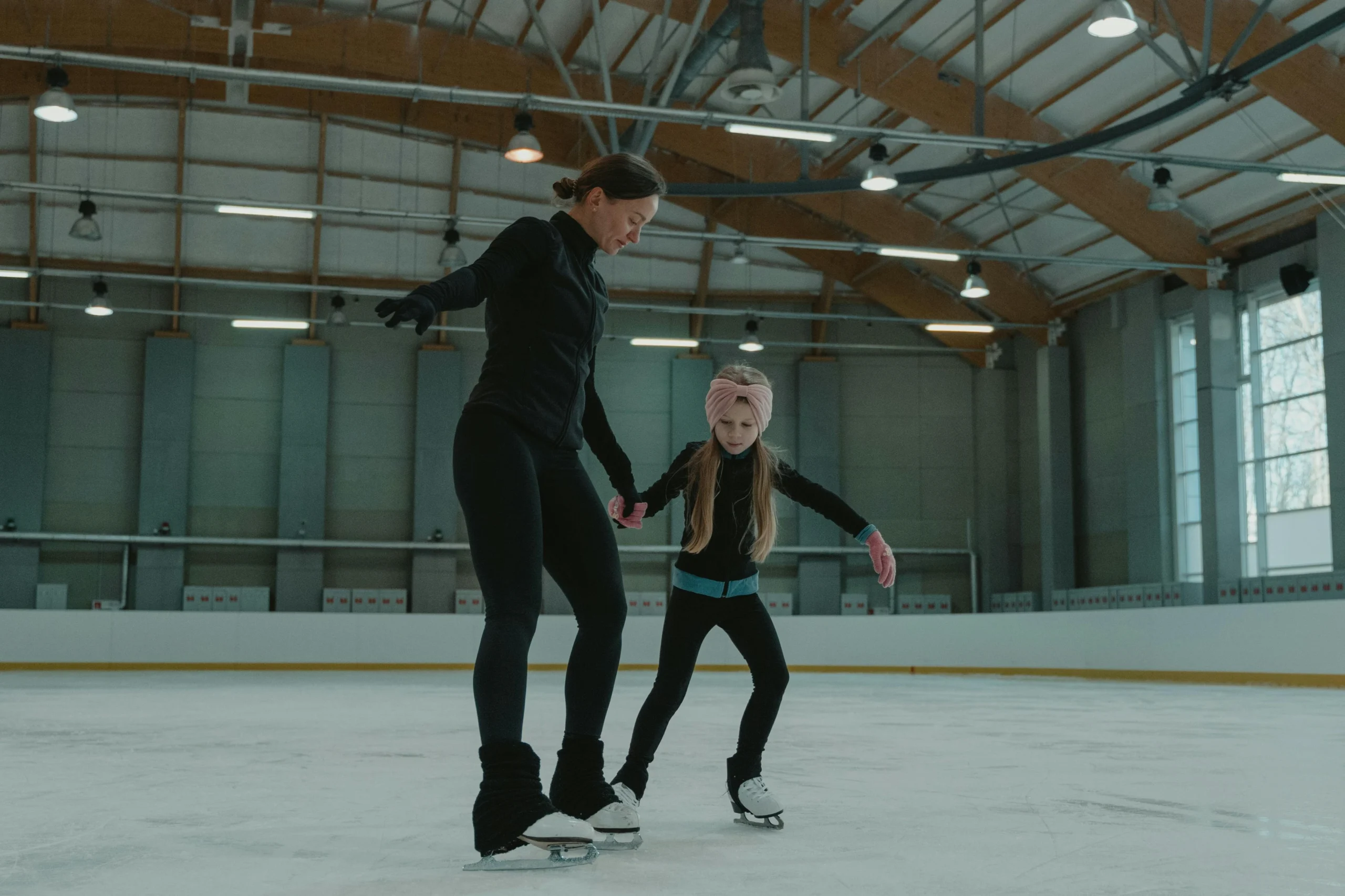teaching beginners how to ice skate